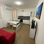 Ξενοδοχείο με διαμερίσματα Canepa 4*