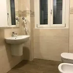 Ξενοδοχείο με διαμερίσματα Canepa